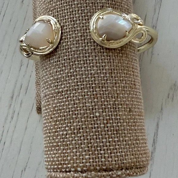 Kendra Scott Andy Pinch Bracelet - Picture 7 of 7